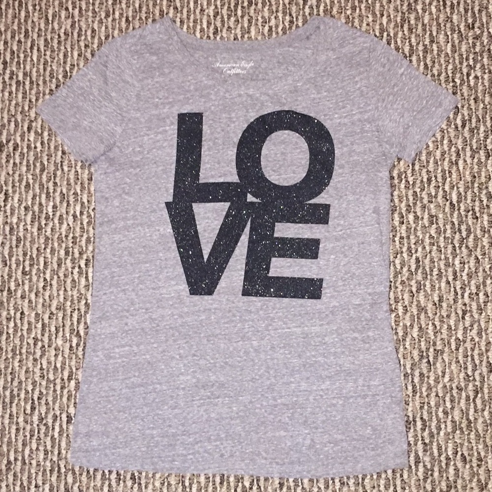 American Eagle “LOVE” Grey Marled Tee!